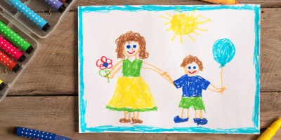 Selbst gemaltes Bild mit Mutter und Kind